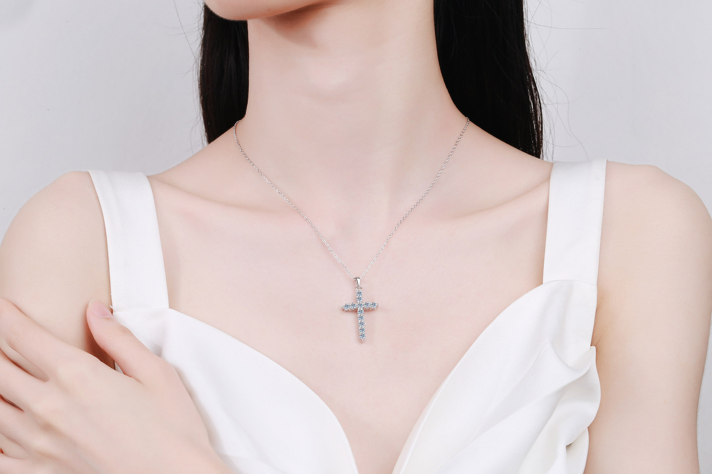 925 Sterling Silver Moissanite Cross Pendant Necklace