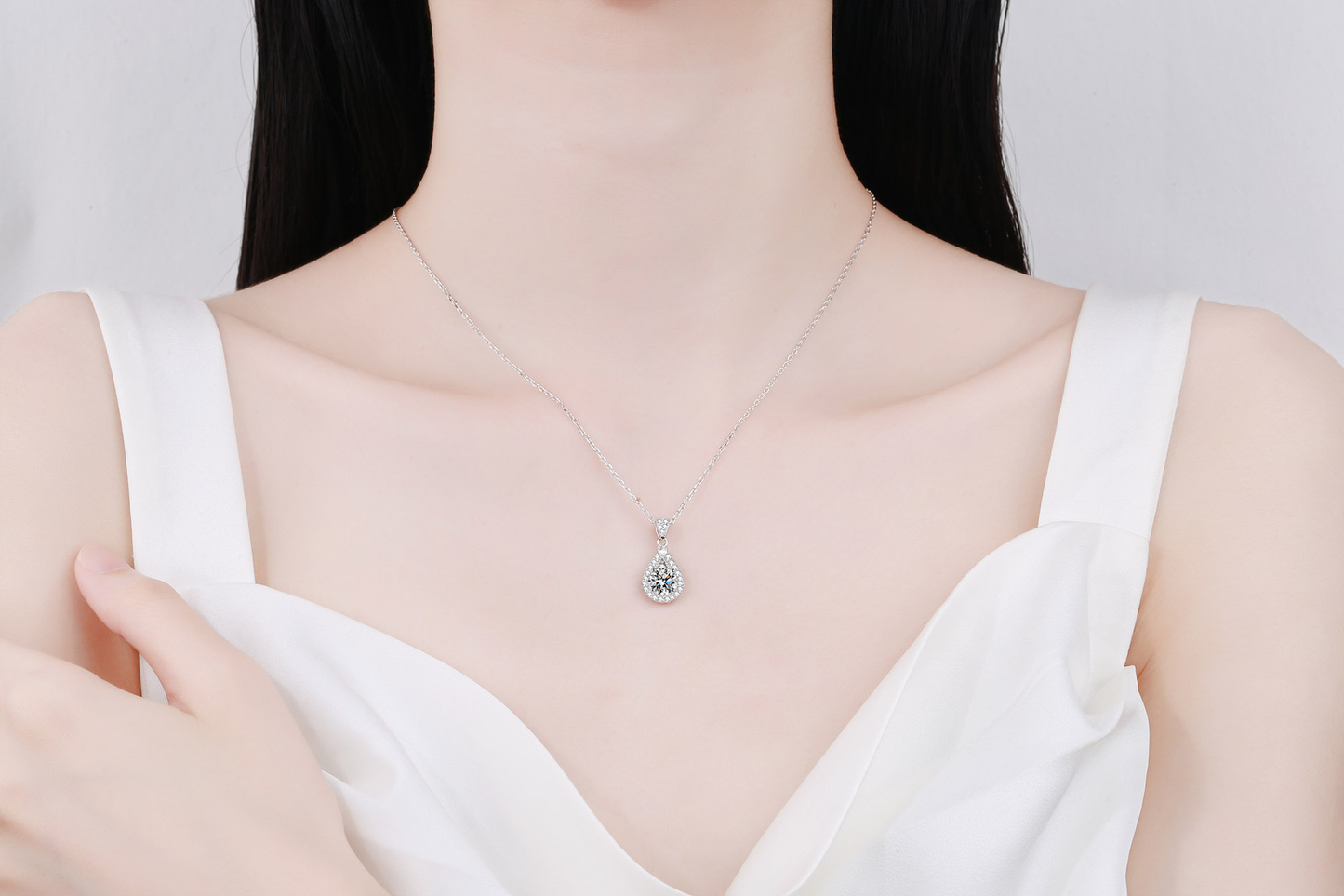 925 Sterling Silver Moissanite Drop Water Halo Pendant Necklace