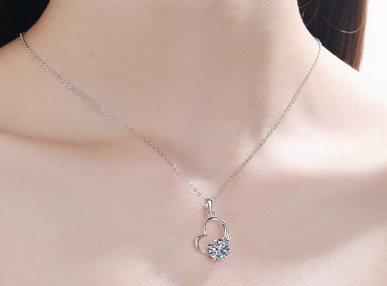 925 Sterling Silver Moissanite Love Heart Pendant Necklace