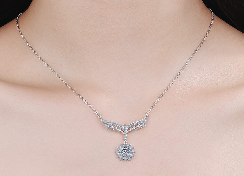 925 Sterling Silver Moissanite Luxury Flower Necklace