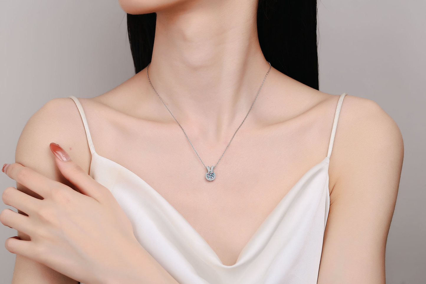 925 Sterling Silver 1ct Moissanite Halo Classical Necklace