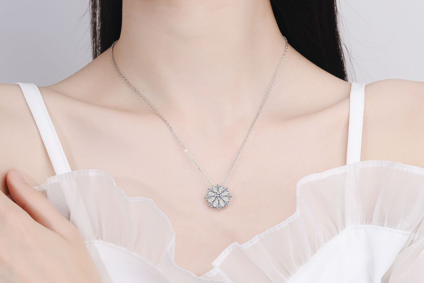 925 Sterling Silver Moissanite Sunflower Necklace