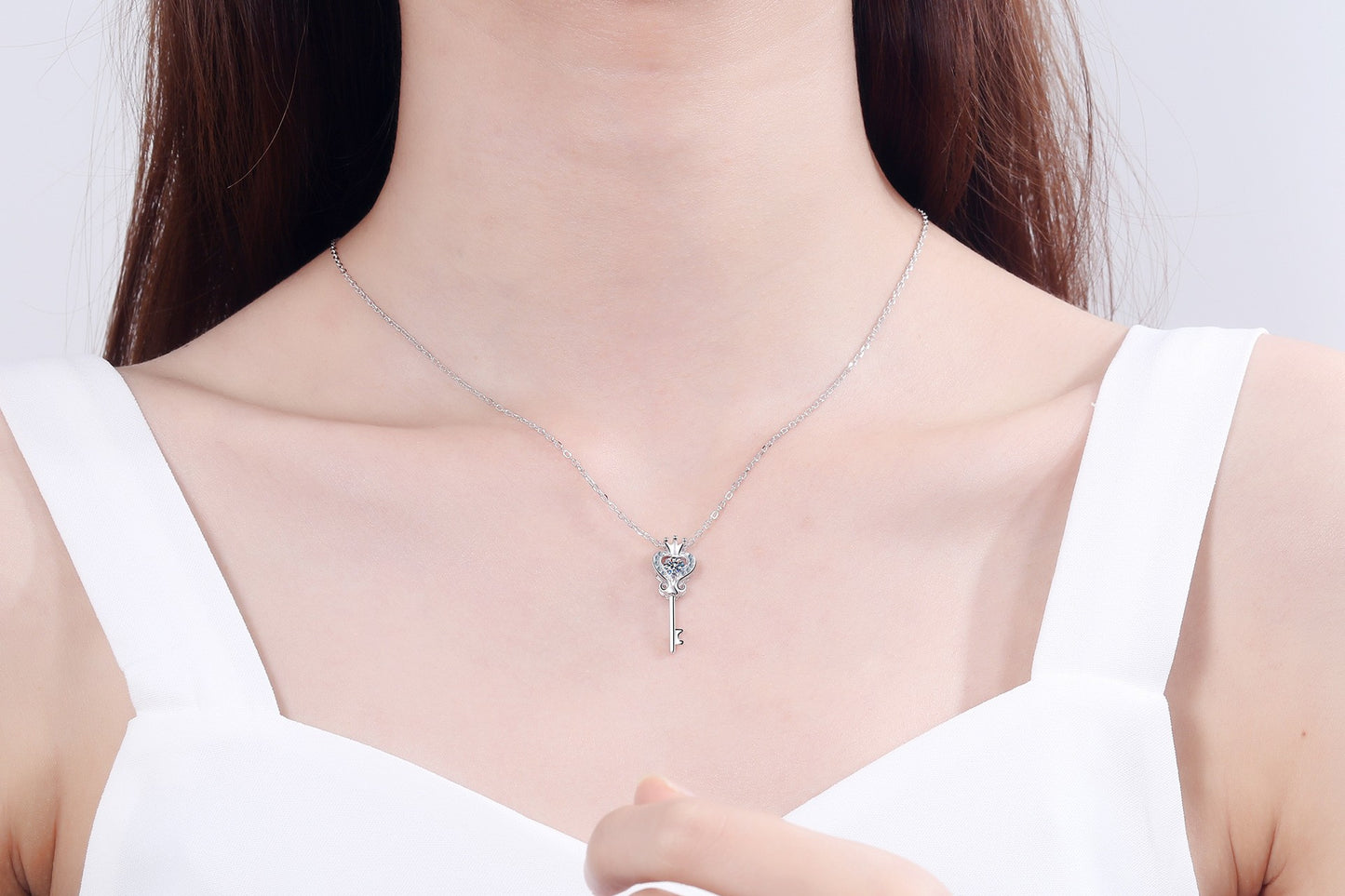 925 Sterling Silver Moissanite Key Crown Necklace